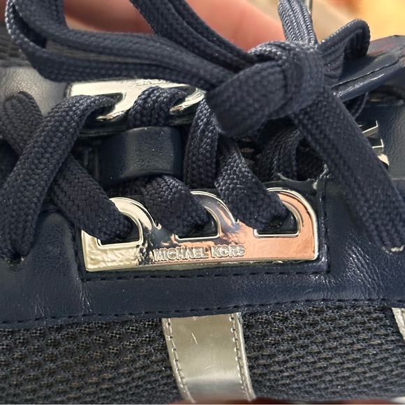 MICHAEL Michael Kors Maggie Trainer navy blue size 9 - Picture 6 of 10